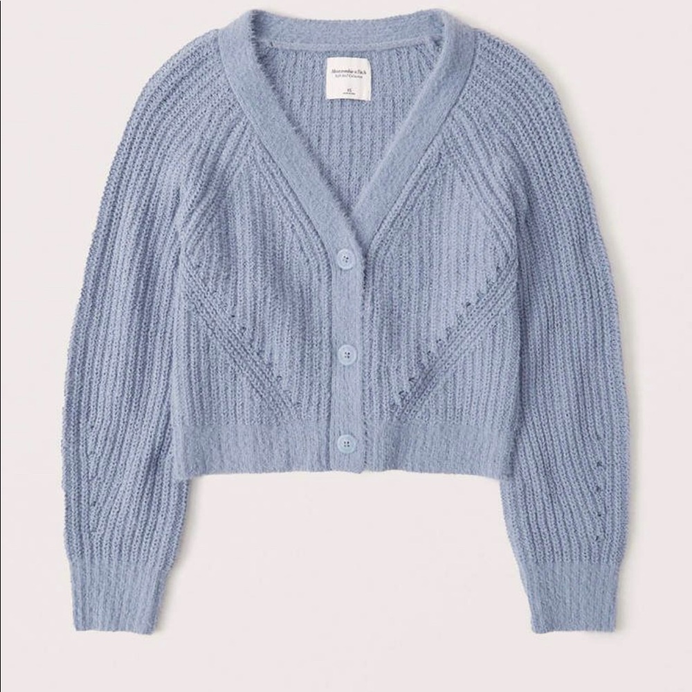 NWT Abercrombie Chenille cropped cardigan